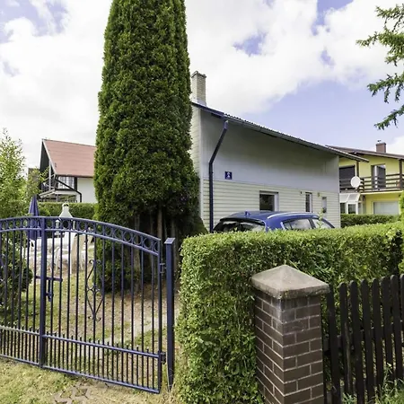 Comfortable With A Private Garden * Rowy