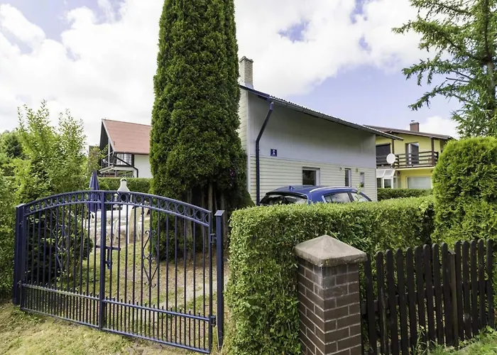 Comfortable With A Private Garden * Rowy