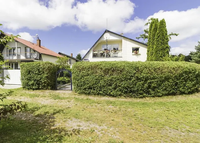 Nyaraló Comfortable With A Private Garden Rowy